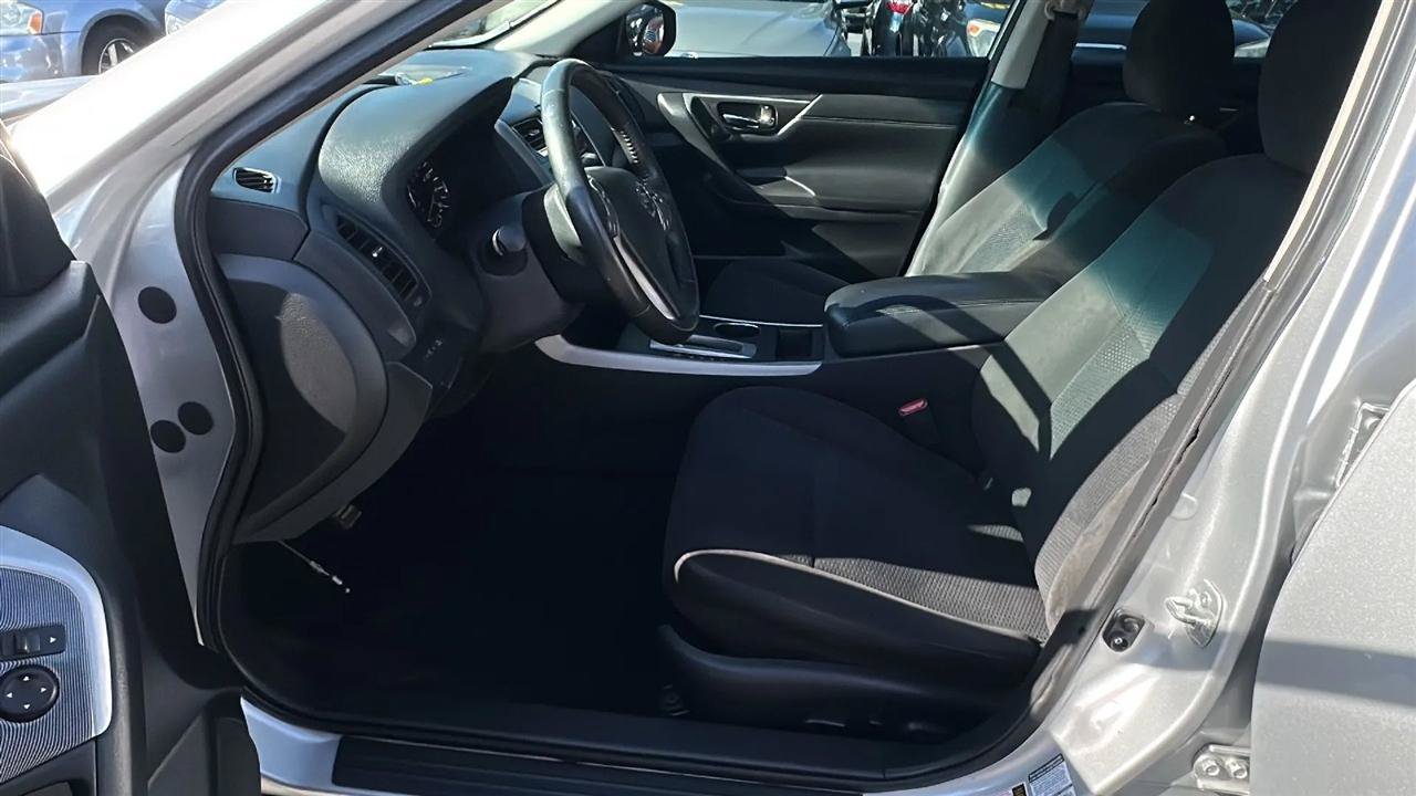Used 2015 Nissan Altima 2.5 SV w/ Convenience Package FWD image 21