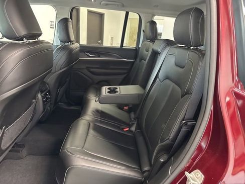 Used 2023 Jeep Grand Cherokee Limited AWD/4WD image 22