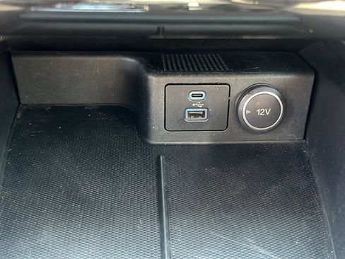 Used 2021 Ford Escape SE image 25