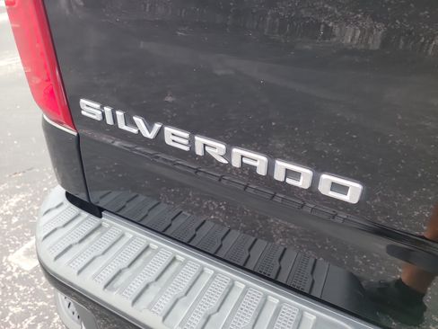 Used 2019 Chevrolet Silverado 1500 RST AWD/4WD image 9
