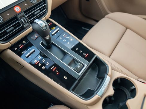 New 2026 Porsche Macan S image 22