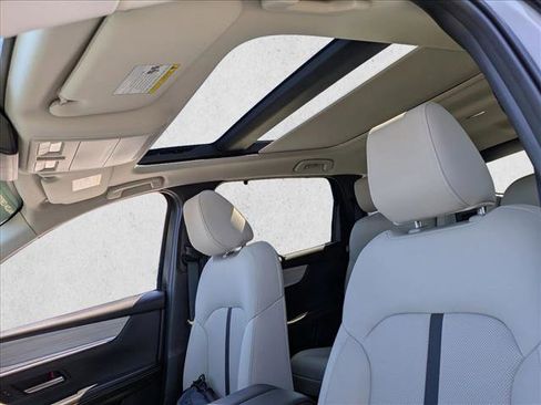 Used 2024 MAZDA CX-90 Plug-In Hybrid w/ Premium Pkg image 16