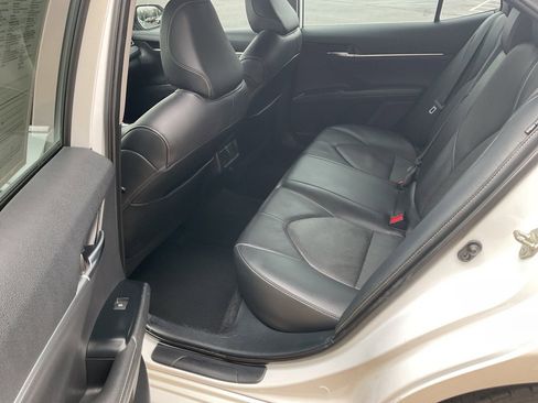 Used 2020 Toyota Camry XSE image 11