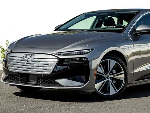 Used 2025 Audi A6 e-tron Premium Plus w/ Premium Plus AWD/4WD image 2