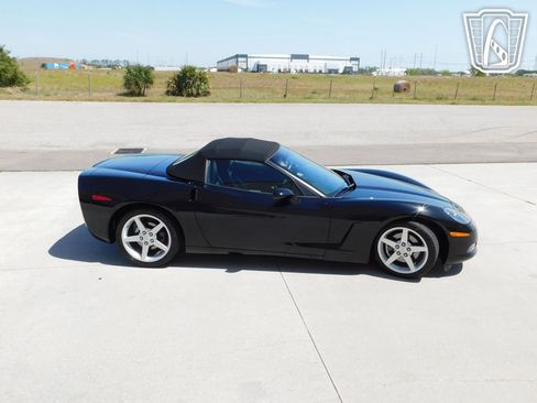 Used 2005 Chevrolet Corvette Convertible image 11