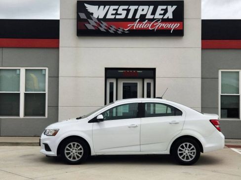 Used 2017 Chevrolet Sonic LT FWD image 22