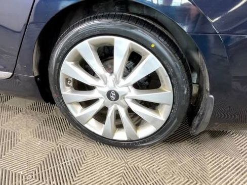 Used 2012 Hyundai Azera w/ Technology Pkg FWD image 20