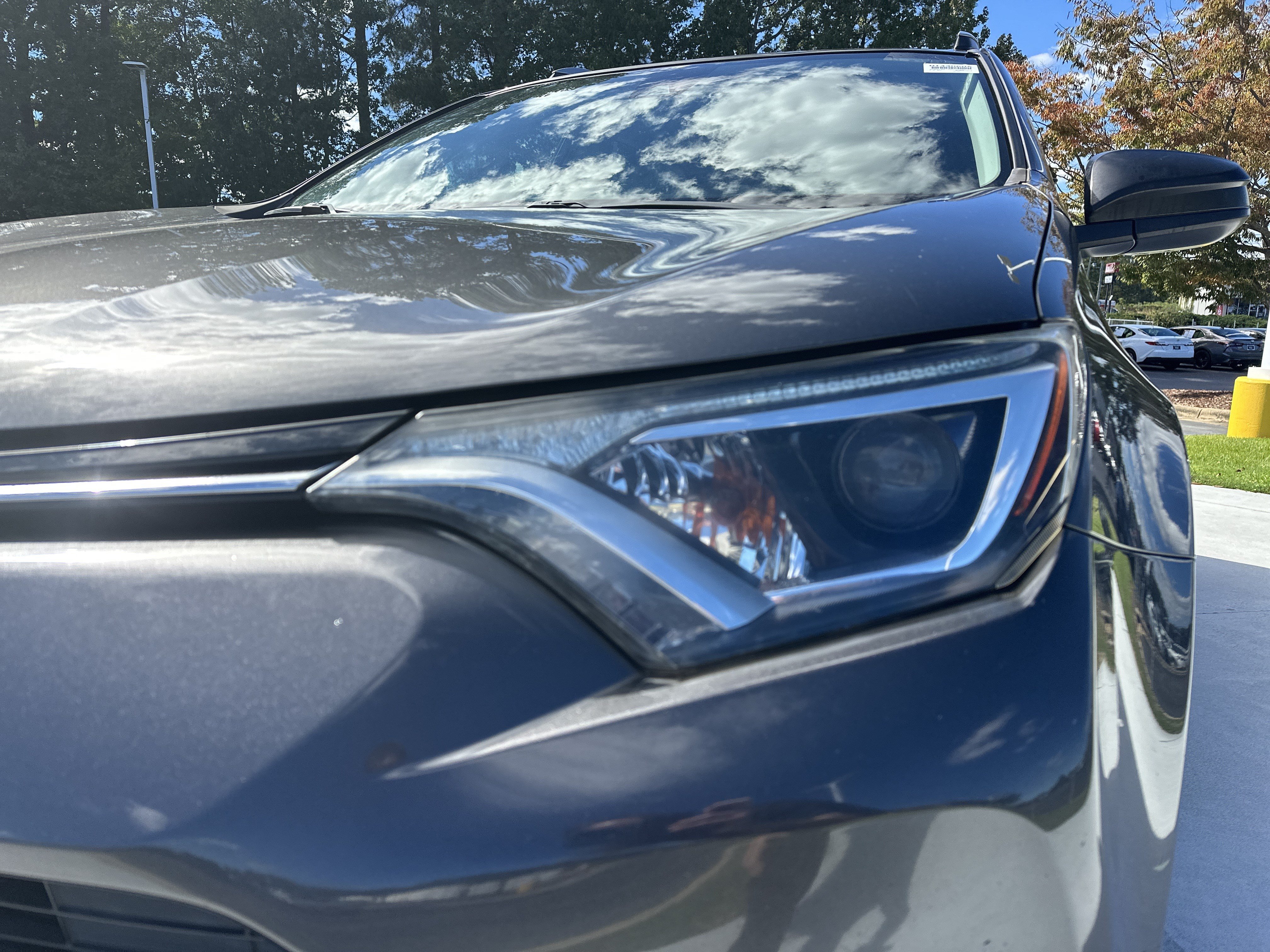 Used 2017 Toyota RAV4 LE FWD image 6