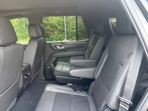Used 2023 Chevrolet Tahoe Z71 w/ Luxury Package AWD/4WD image 15