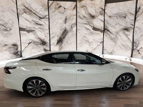 Used 2023 Nissan Maxima Platinum w/ Sport Mat Group FWD image 6