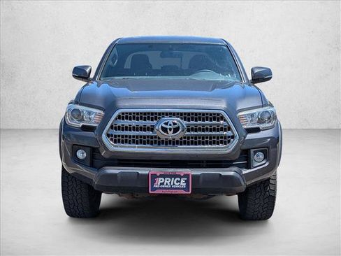 Used 2017 Toyota Tacoma TRD Off-Road w/ Premium & Technology Package AWD/4WD image 2