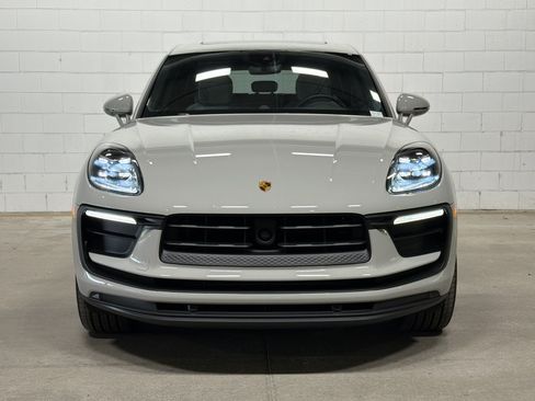 Certified 2026 Porsche Macan AWD/4WD image 9