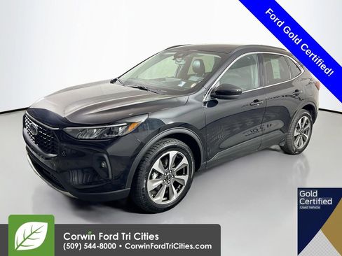 Used 2025 Ford Escape Platinum image 5