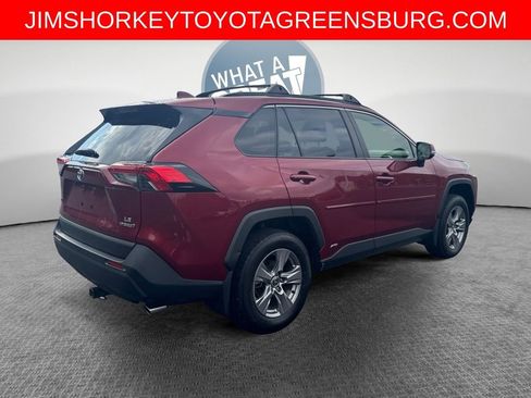 Used 2022 Toyota RAV4 LE AWD/4WD image 3