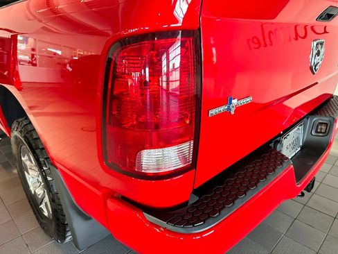 Used 2018 RAM 1500 Express AWD/4WD image 28