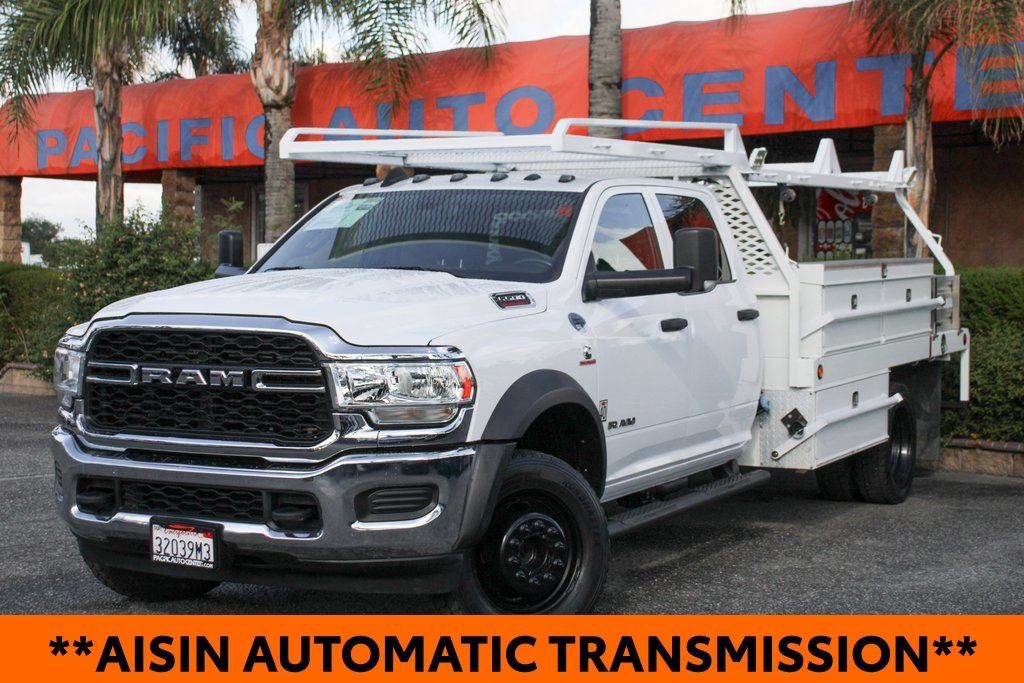 Used 2022 RAM 5500 Tradesman w/ Chrome Appearance Group AWD/4WD image 4
