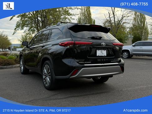 Used 2021 Toyota Highlander Platinum AWD/4WD image 6