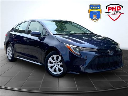 Used 2022 Toyota Corolla LE FWD image 1