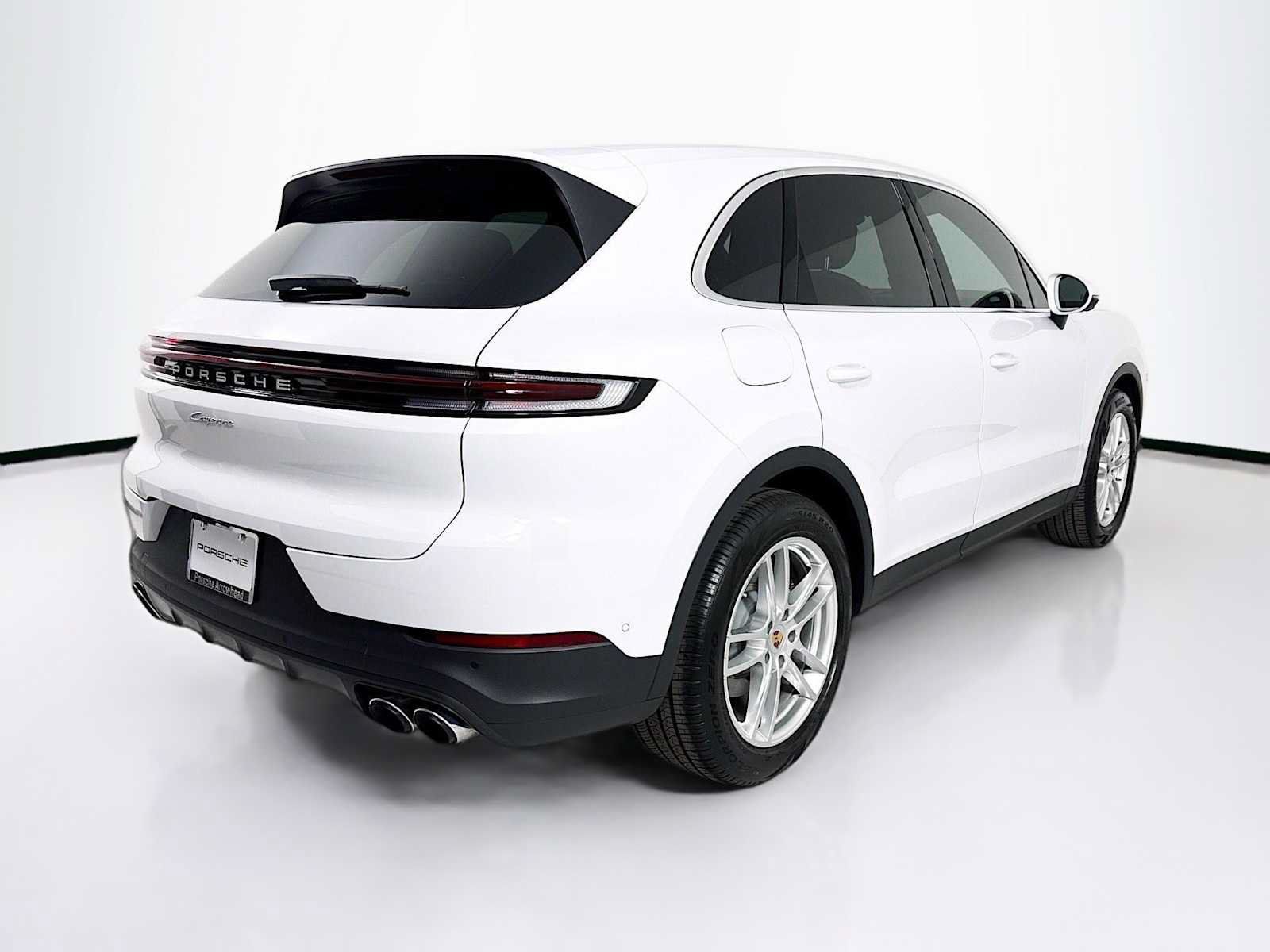 Certified 2025 Porsche Cayenne AWD/4WD image 9