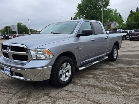 Used 2020 RAM 1500 Classic SLT AWD/4WD image 2