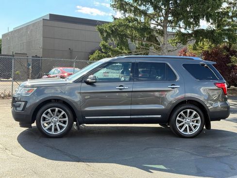 Used 2017 Ford Explorer Limited AWD/4WD image 7