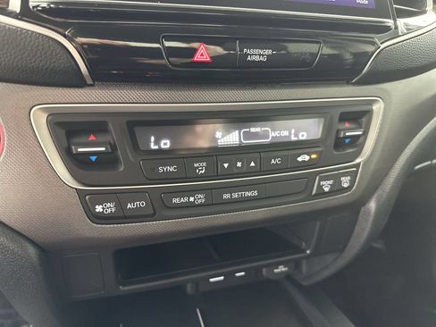 Used 2025 Honda Ridgeline Sport image 19