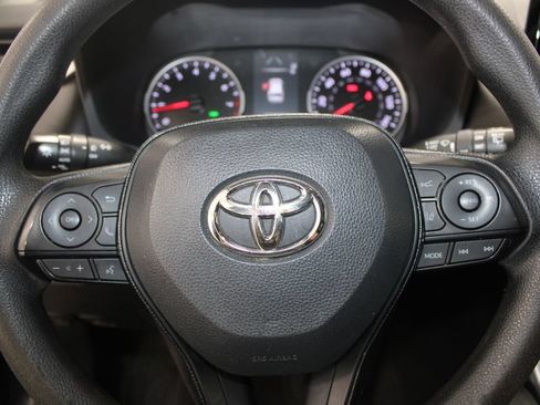 Used 2021 Toyota RAV4 XLE AWD/4WD image 26