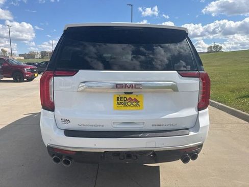 Used 2022 GMC Yukon XL Denali w/ Denali Premium Package AWD/4WD image 4