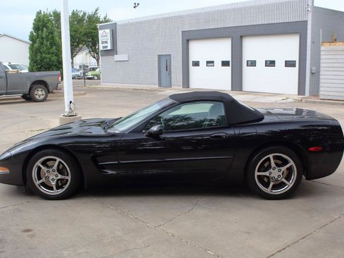 Used 2002 Chevrolet Corvette Convertible w/ Preferred Equipment Group2 RWD image 21