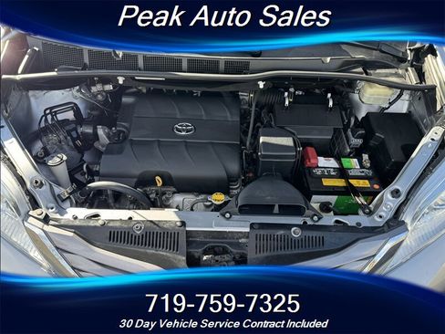 Used 2016 Toyota Sienna XLE Premium image 11