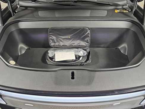 Used 2024 Rivian R1S Adventure image 14