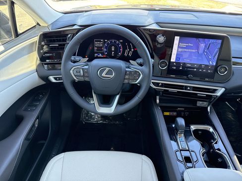 Used 2024 Lexus RX 350 FWD w/ Technology Package image 12