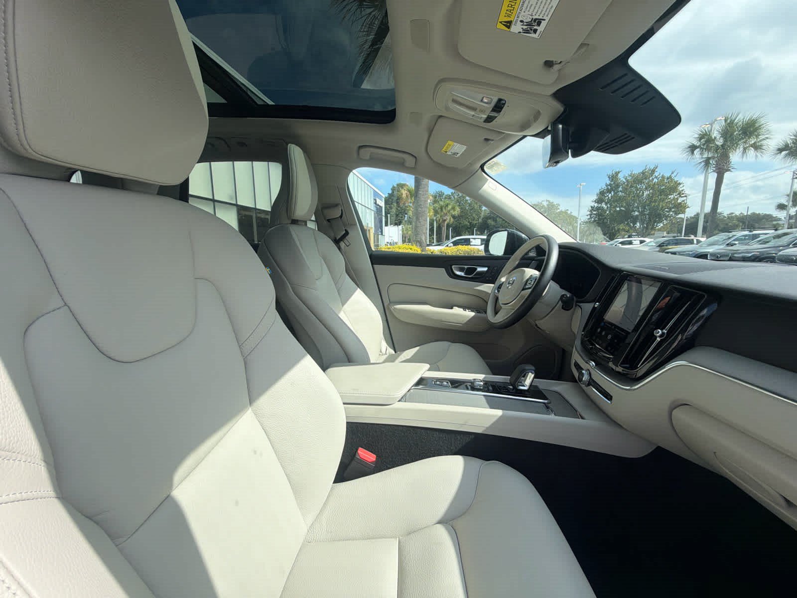 Used 2024 Volvo XC60 B5 Plus w/ Climate Package AWD/4WD image 23