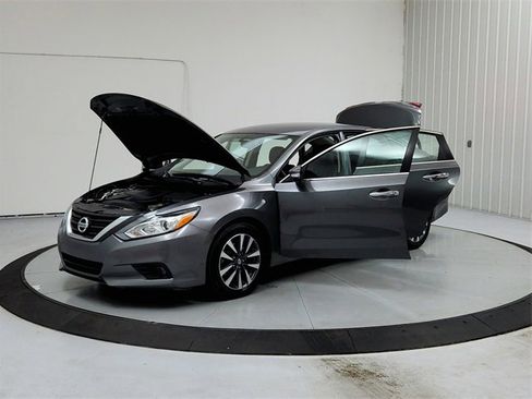 Used 2017 Nissan Altima 2.5 SL image 11
