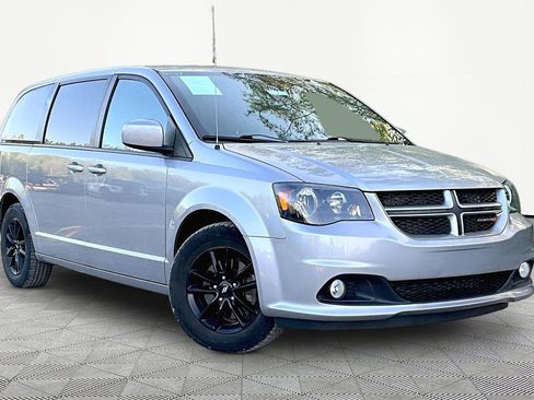Used 2019 Dodge Grand Caravan GT FWD image 3