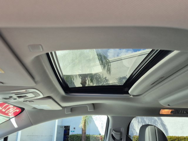 Used 2022 Toyota Sienna XLE w/ XLE Plus Package FWD image 14