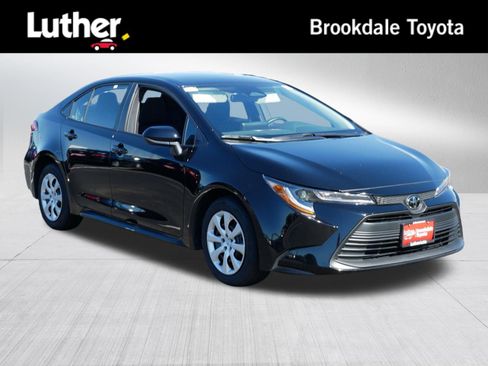 Certified 2026 Toyota Corolla LE FWD image 1