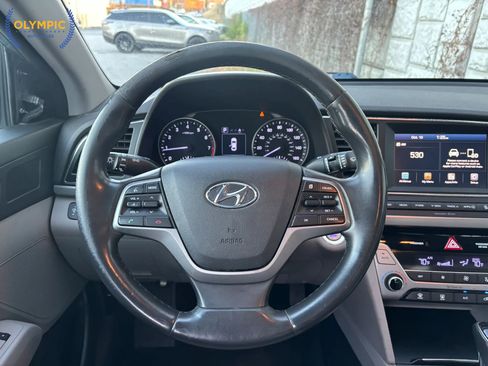 Used 2017 Hyundai Elantra Limited image 21