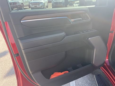 Used 2024 Chevrolet Silverado 2500 High Country image 11