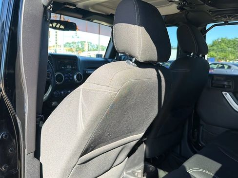 Used 2016 Jeep Wrangler Unlimited Sahara w/ Connectivity Group AWD/4WD image 48