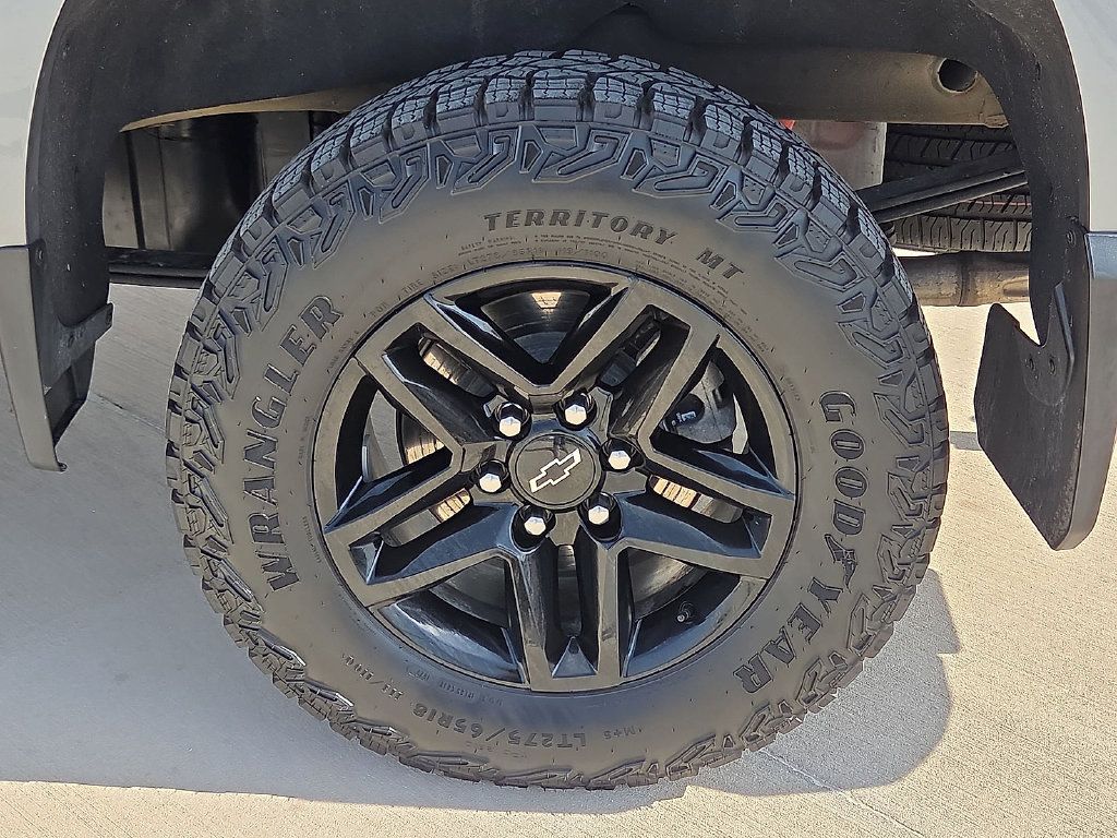 Used 2025 Chevrolet Silverado 1500 Custom Trail Boss AWD/4WD image 11