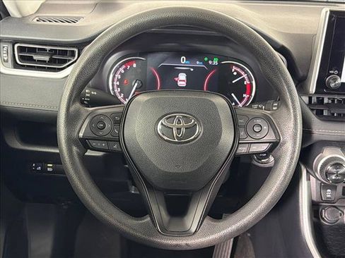 Used 2025 Toyota RAV4 XLE FWD image 23
