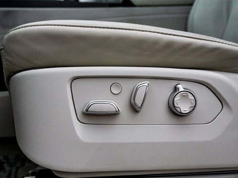 Used 2023 Cadillac Escalade Sport Platinum image 12