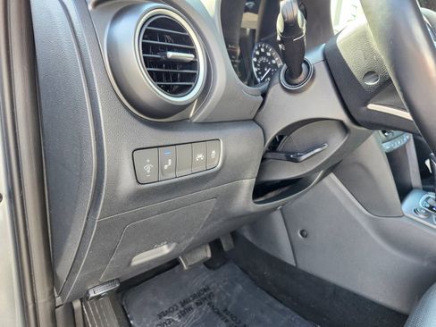Used 2020 Hyundai Kona Limited AWD/4WD image 15