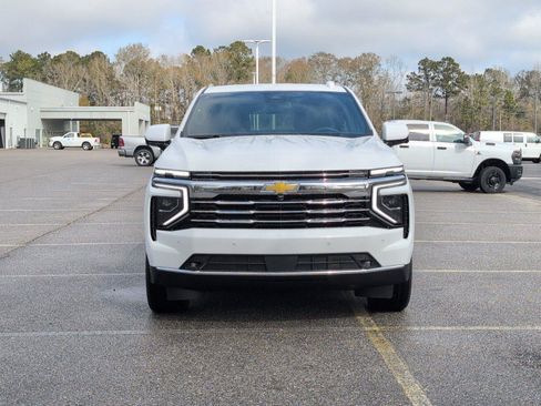 New 2026 Chevrolet Suburban LT w/ Comfort Package AWD/4WD image 7