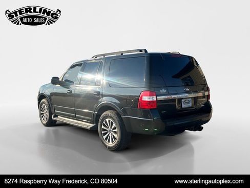 Used 2015 Ford Expedition XLT image 3