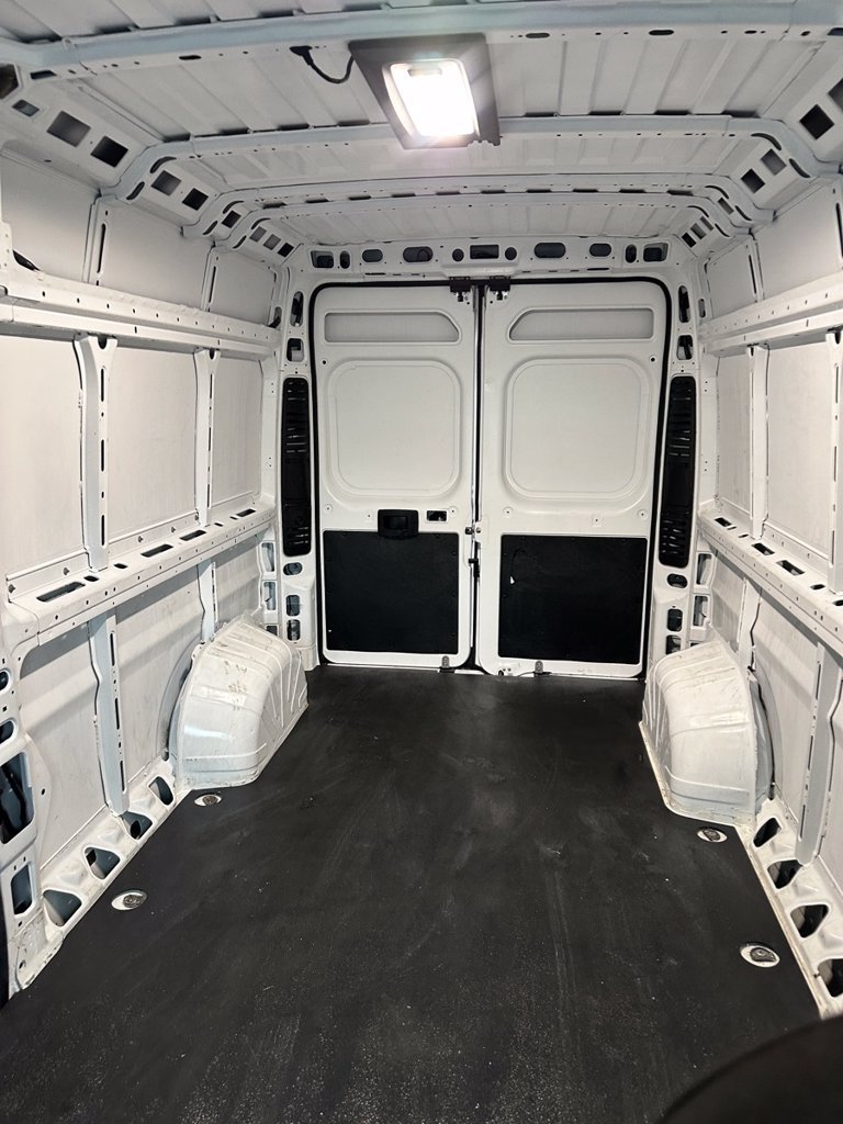 Used 2024 RAM ProMaster 2500 w/ Convenience Group FWD image 18