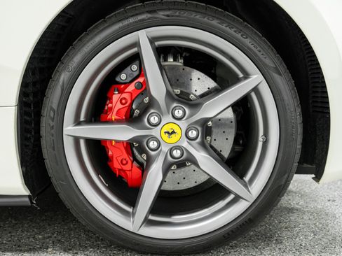 Used 2018 Ferrari 488 Spider image 10