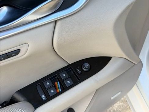 Used 2013 Cadillac XTS Premium FWD image 5