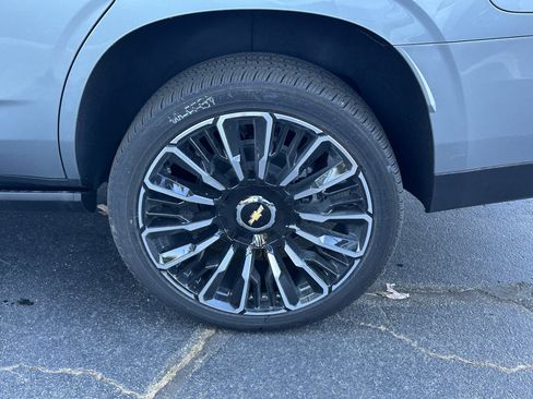 New 2025 Chevrolet Tahoe High Country image 18